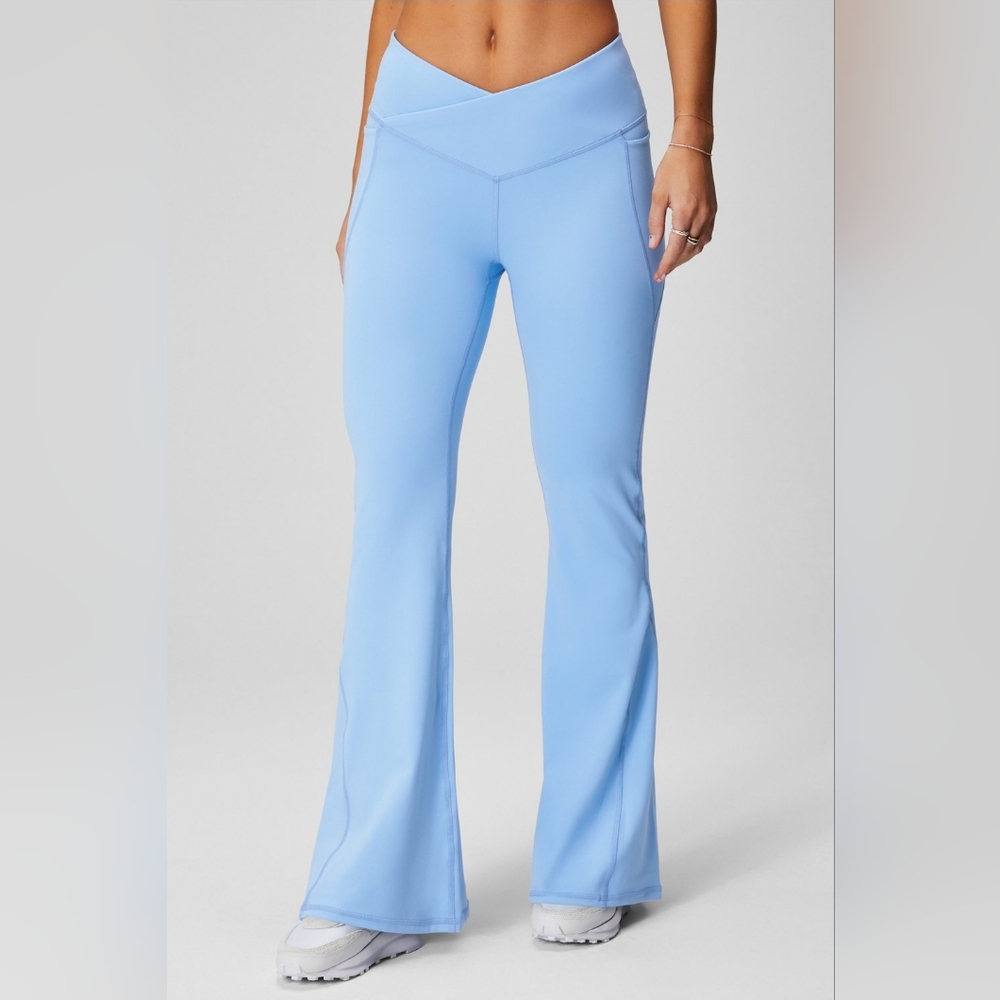 Fabletics High-Waisted Crossover Flare L